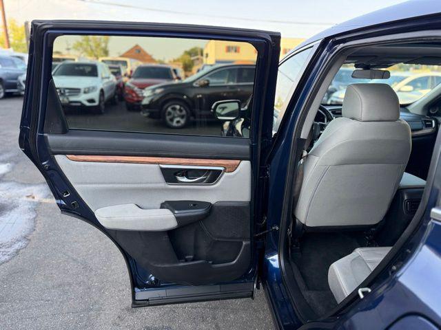 Photo of 2019 Obsidian Blue Pearl Honda CR-V