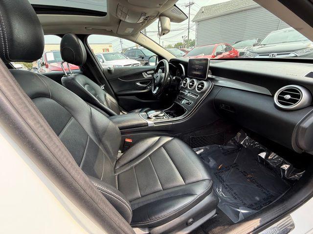 Photo of 2016 Diamond White Metallic Mercedes-Benz C-Class