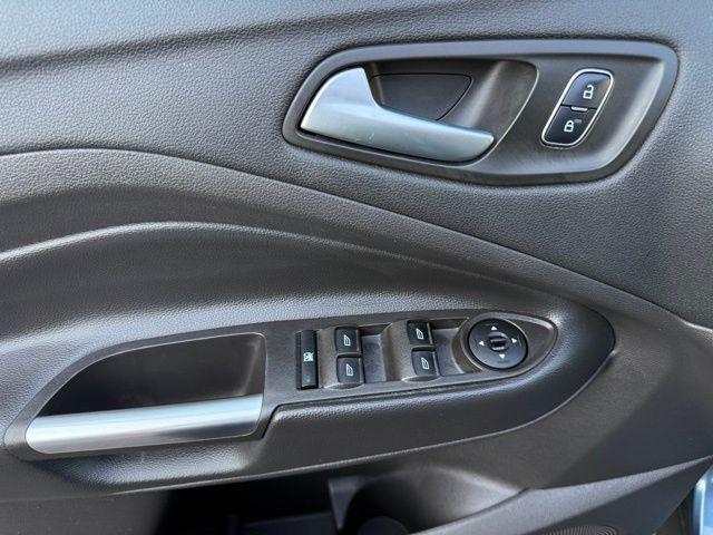Photo of 2018 Blue Ford Escape