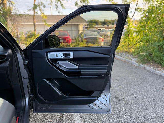 Photo of 2021 Carbonized Gray Metallic Ford Explorer