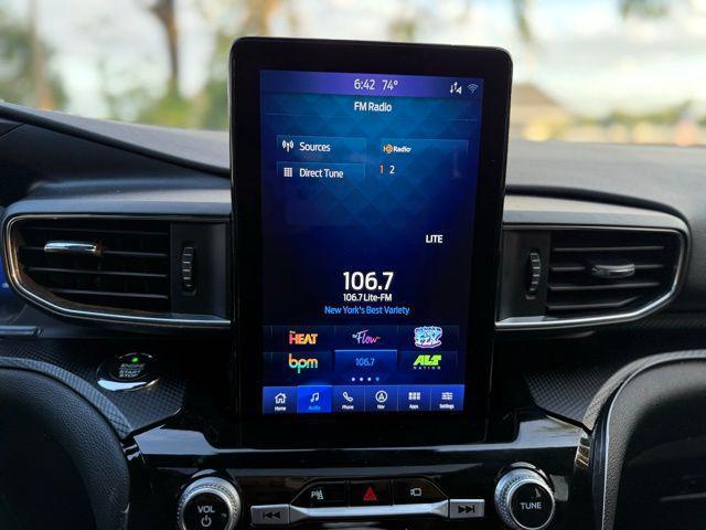Photo of 2021 Carbonized Gray Metallic Ford Explorer