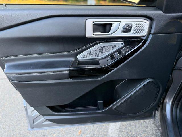 Photo of 2021 Carbonized Gray Metallic Ford Explorer