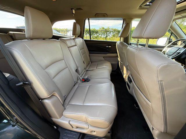 Photo of 2017 Black Honda Pilot