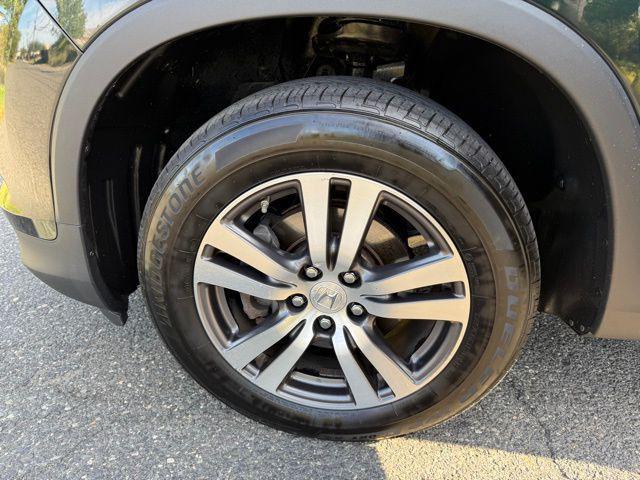 Photo of 2017 Black Honda Pilot