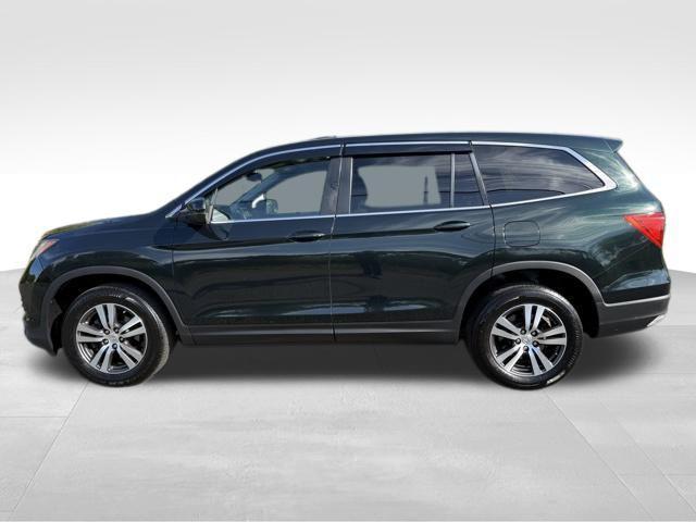 Photo of 2017 Black Honda Pilot