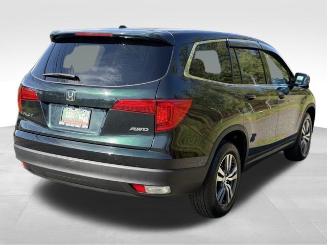 Photo of 2017 Black Honda Pilot