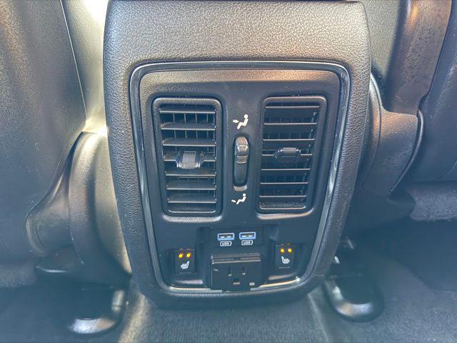 Photo of 2015 Bright White Clearcoat Dodge Durango