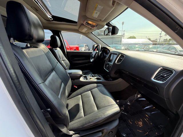 Photo of 2015 Bright White Clearcoat Dodge Durango
