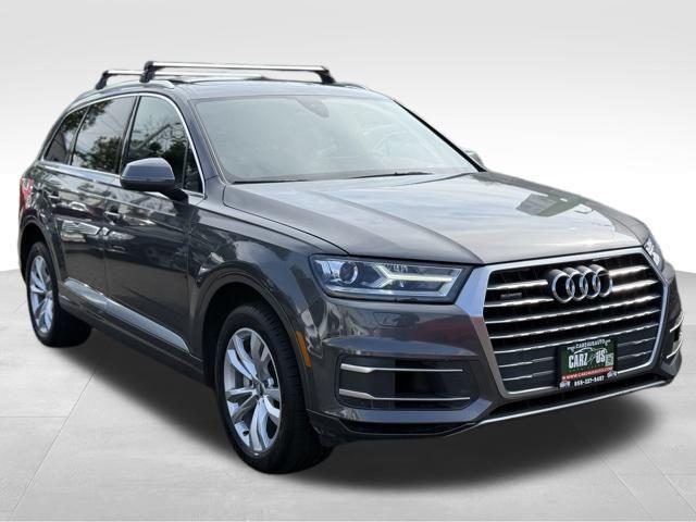 Photo of 2019 Gray Metallic Audi Q7