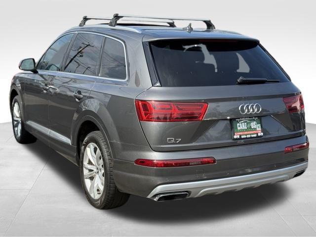 Photo of 2019 Gray Metallic Audi Q7