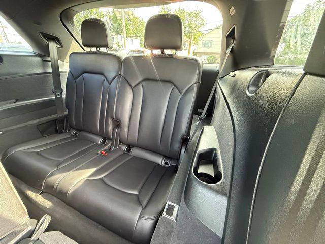 Photo of 2019 Gray Metallic Audi Q7