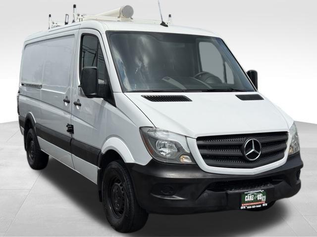 Photo of 2017 Arctic White Mercedes-Benz Sprinter 2500