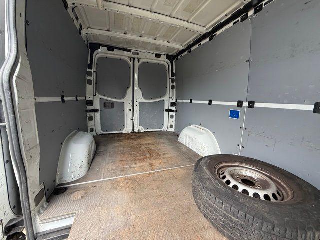 Photo of 2017 Arctic White Mercedes-Benz Sprinter 2500