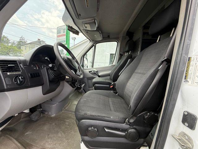 Photo of 2017 Arctic White Mercedes-Benz Sprinter 2500