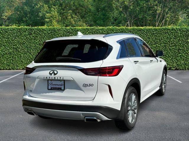 Photo of 2025 Cloud White INFINITI QX50