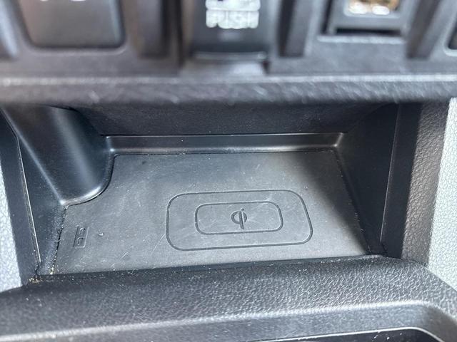 Photo of 2020 Midnight Black Metallic Toyota Tacoma