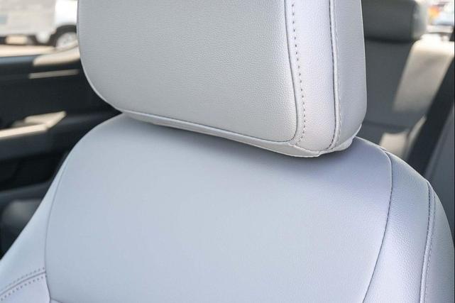 Photo of 2025 White Ford F-150 Lightning