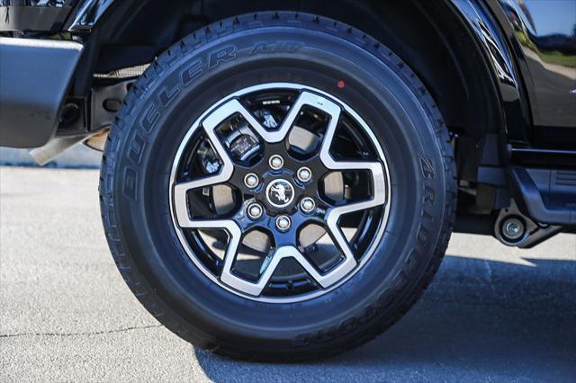 Photo of 2025 Shadow Black Ford Bronco