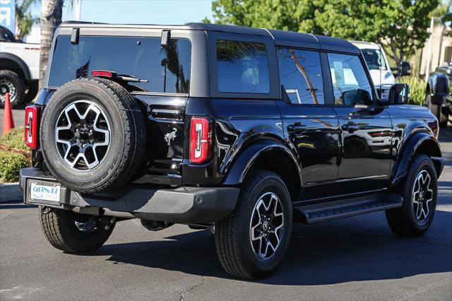 Photo of 2025 Shadow Black Ford Bronco
