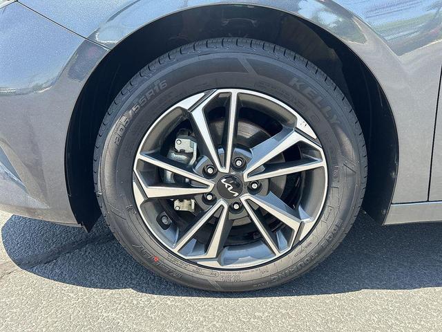Photo of 2022 Gravity Gray Kia Forte