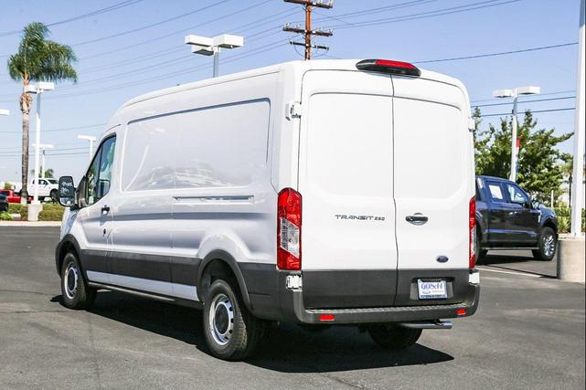 Photo of 2025 Oxford White Ford Transit-250