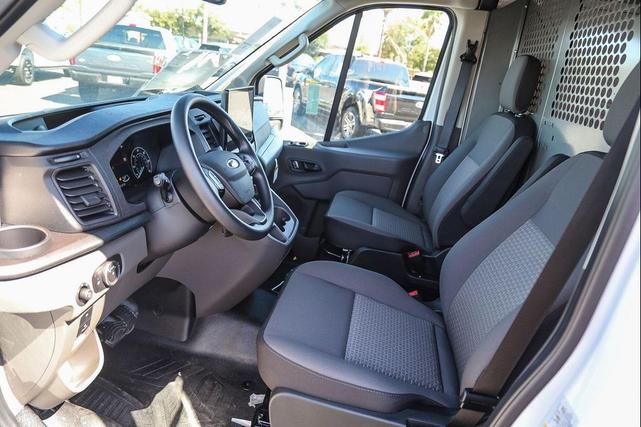 Photo of 2025 Oxford White Ford Transit-250