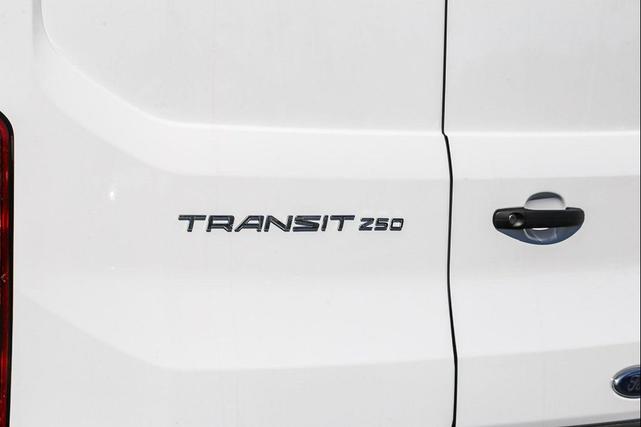 Photo of 2025 Oxford White Ford Transit-250