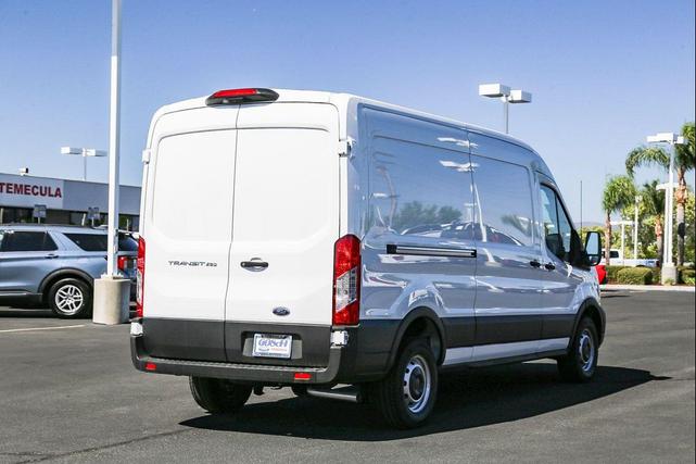 Photo of 2025 Oxford White Ford Transit-250