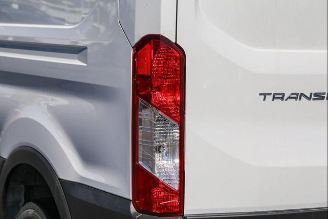 Photo of 2025 Oxford White Ford Transit-250