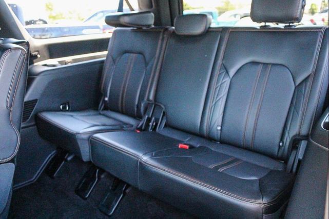 Photo of 2022 Star White Metallic Tri-Coat Ford Expedition Max