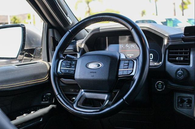 Photo of 2022 Star White Metallic Tri-Coat Ford Expedition Max