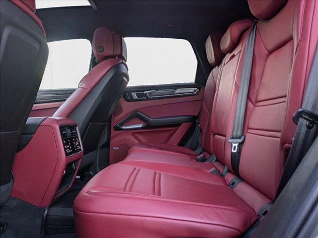 Photo of 2020 Quartzite Grey Metallic Porsche Cayenne