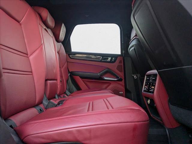 Photo of 2020 Quartzite Grey Metallic Porsche Cayenne