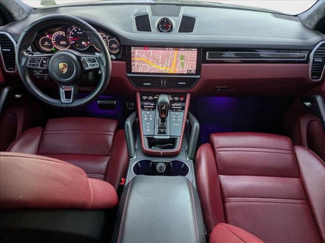 Photo of 2020 Quartzite Grey Metallic Porsche Cayenne