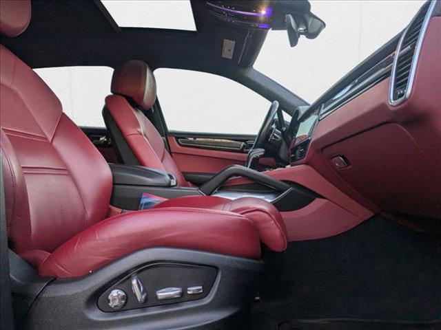Photo of 2020 Quartzite Grey Metallic Porsche Cayenne