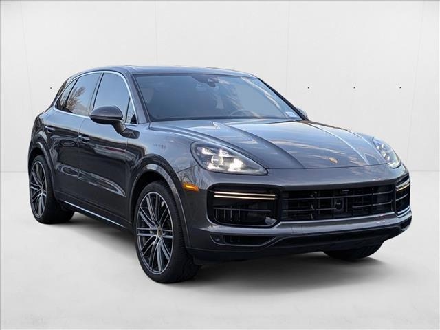 Photo of 2020 Quartzite Grey Metallic Porsche Cayenne