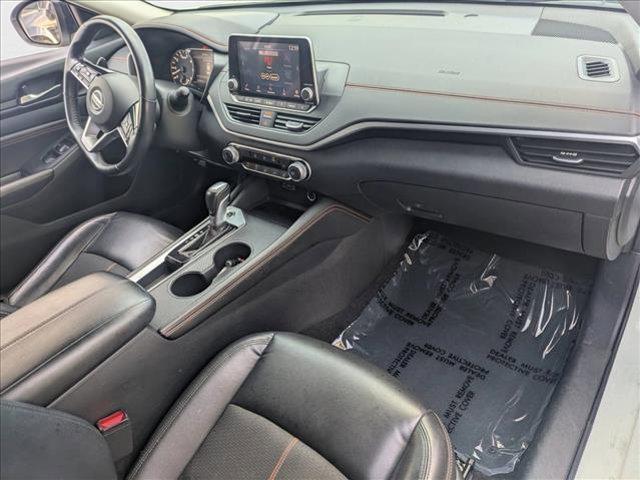 Photo of 2021 Pearl White Tricoat Nissan Altima