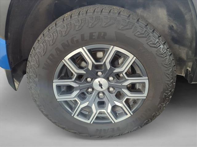 Photo of 2023 Glacier Blue Metallic Chevrolet Colorado