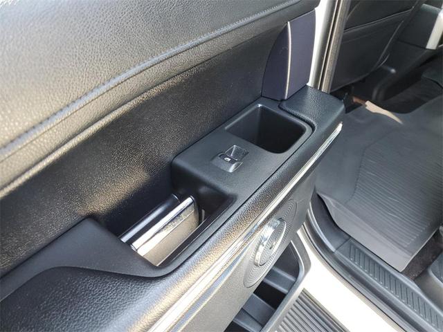 Photo of 2021 Star White Metallic Tri-Coat Ford Expedition Max