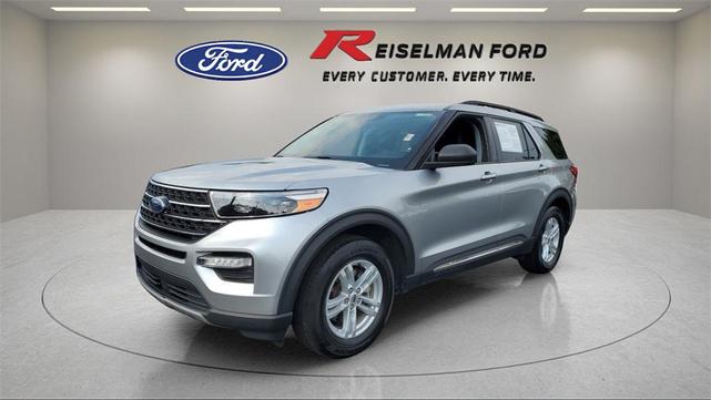Photo of 2024 Silver Metallic Ford Explorer