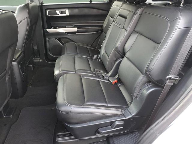 Photo of 2024 Silver Metallic Ford Explorer
