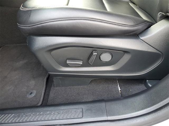 Photo of 2024 Silver Metallic Ford Explorer