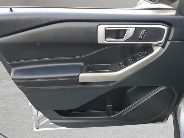 Photo of 2024 Silver Metallic Ford Explorer