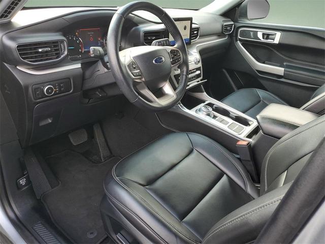 Photo of 2024 Silver Metallic Ford Explorer