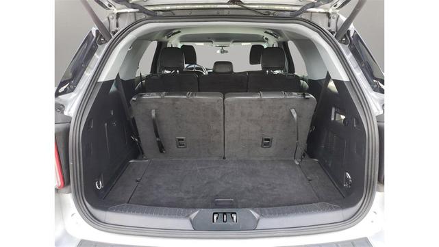 Photo of 2024 Silver Metallic Ford Explorer
