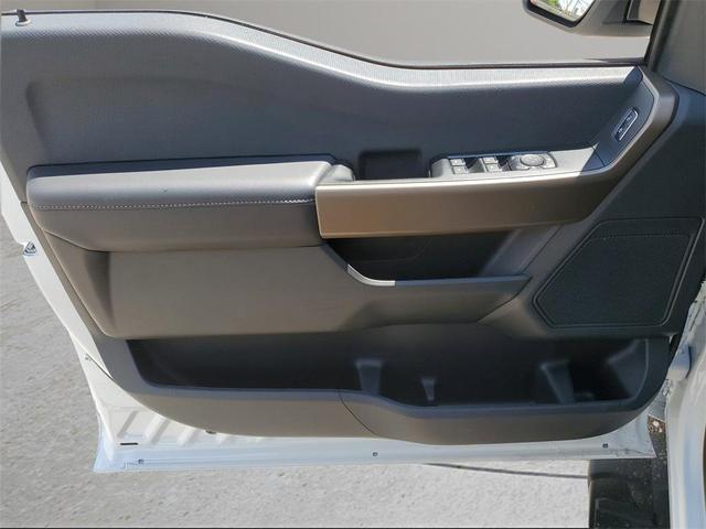 Photo of 2025 Oxford White Ford F-150