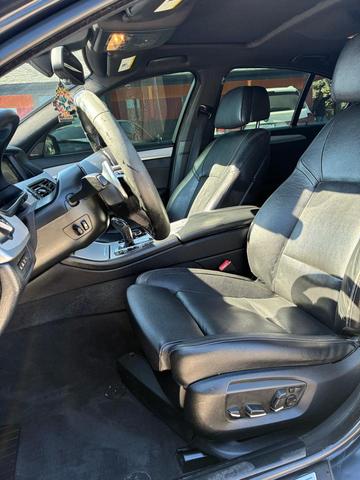 Photo of 2014 Black BMW 550