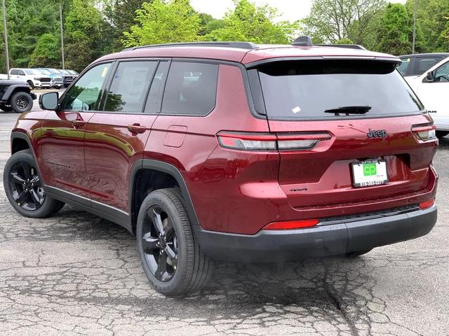Photo of 2025 Velvet Red Pearl-Coat Exterior Paint Jeep Grand Cherokee