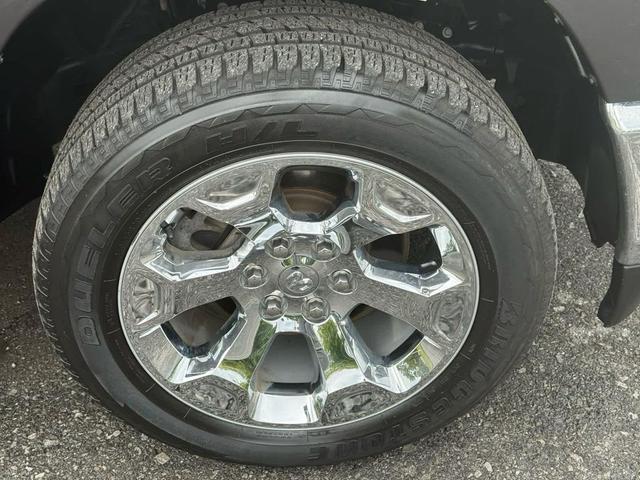 Photo of 2022 Granite Crystal Metallic Clearcoat RAM 1500