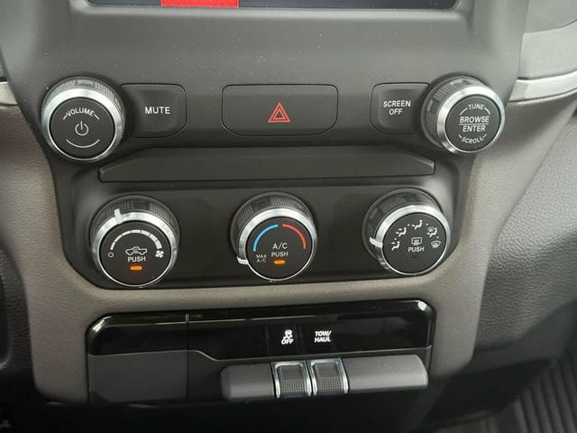 Photo of 2022 Granite Crystal Metallic Clearcoat RAM 1500